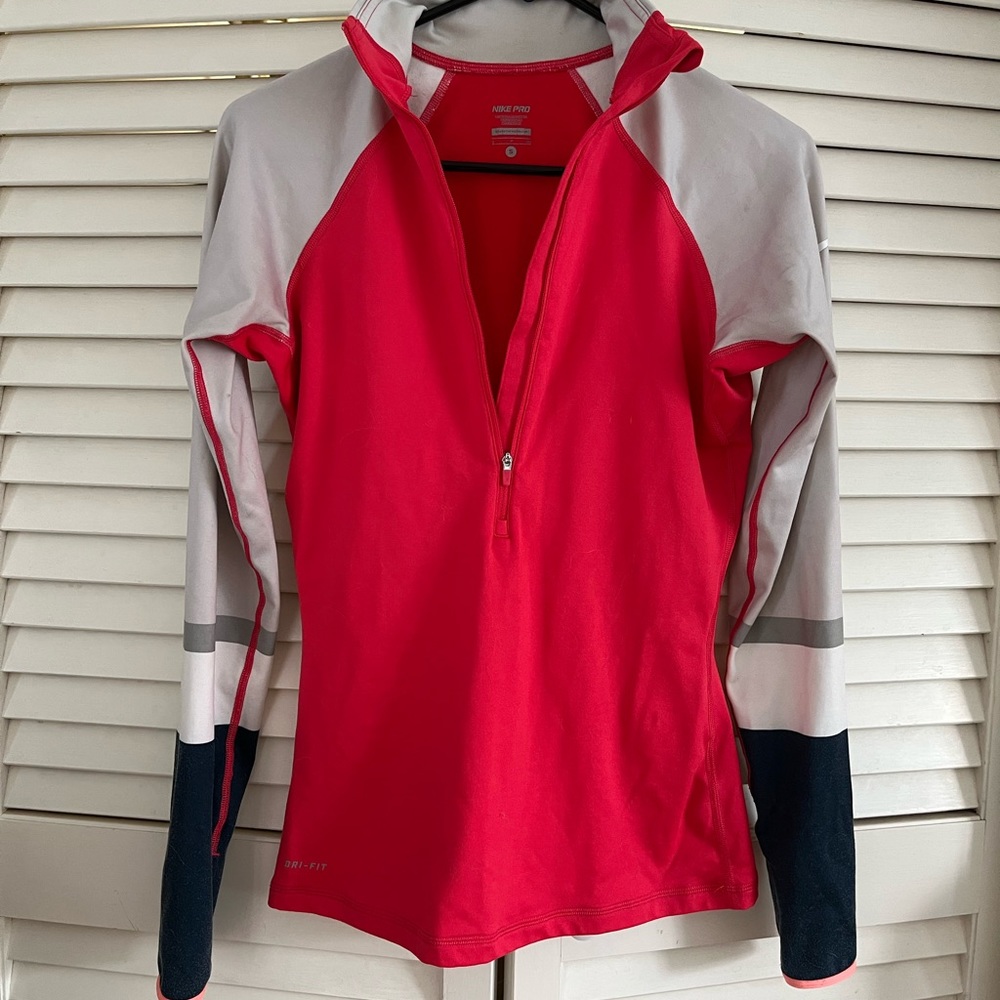 Nike workout top